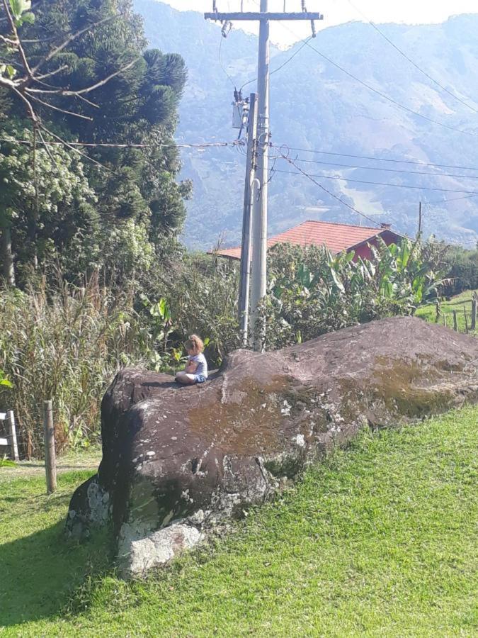 Recanto Embahu São Bento do Sapucaí Esterno foto